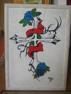 Kreuz mit blauen Rosen